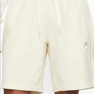 Nike Mens Shorts Size Extra Large Color Cream Off White Length Above the Knee.